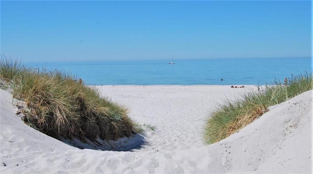 Ferienwohnung Karnitz Im Herzen Von Ruegen Bagian luar foto
